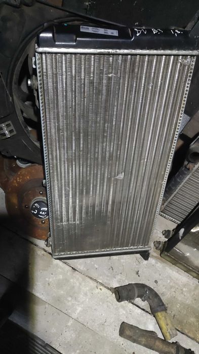 Радиатор двигателя Ауди 80