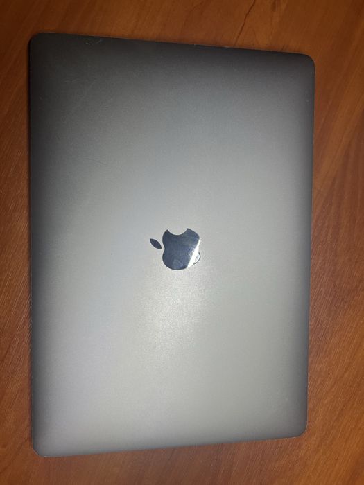 Macbook pro 2017 i5 8/256gb