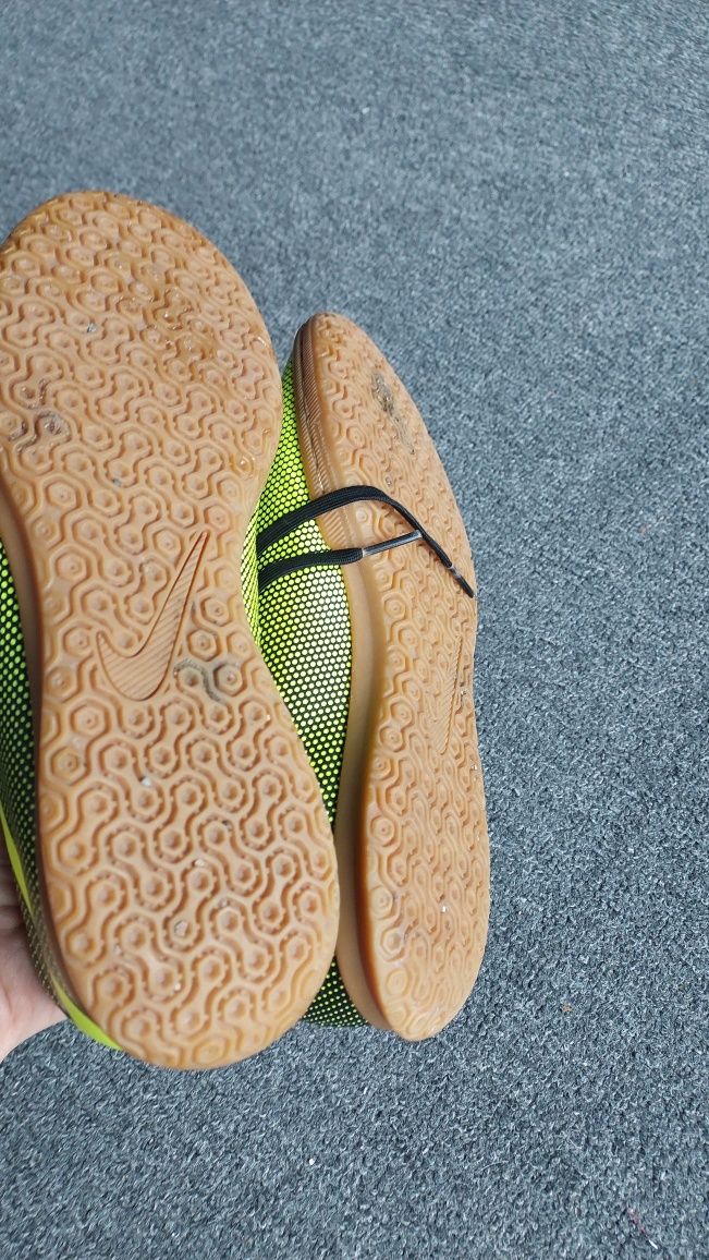 Buty sportowe halówki Nike r 38