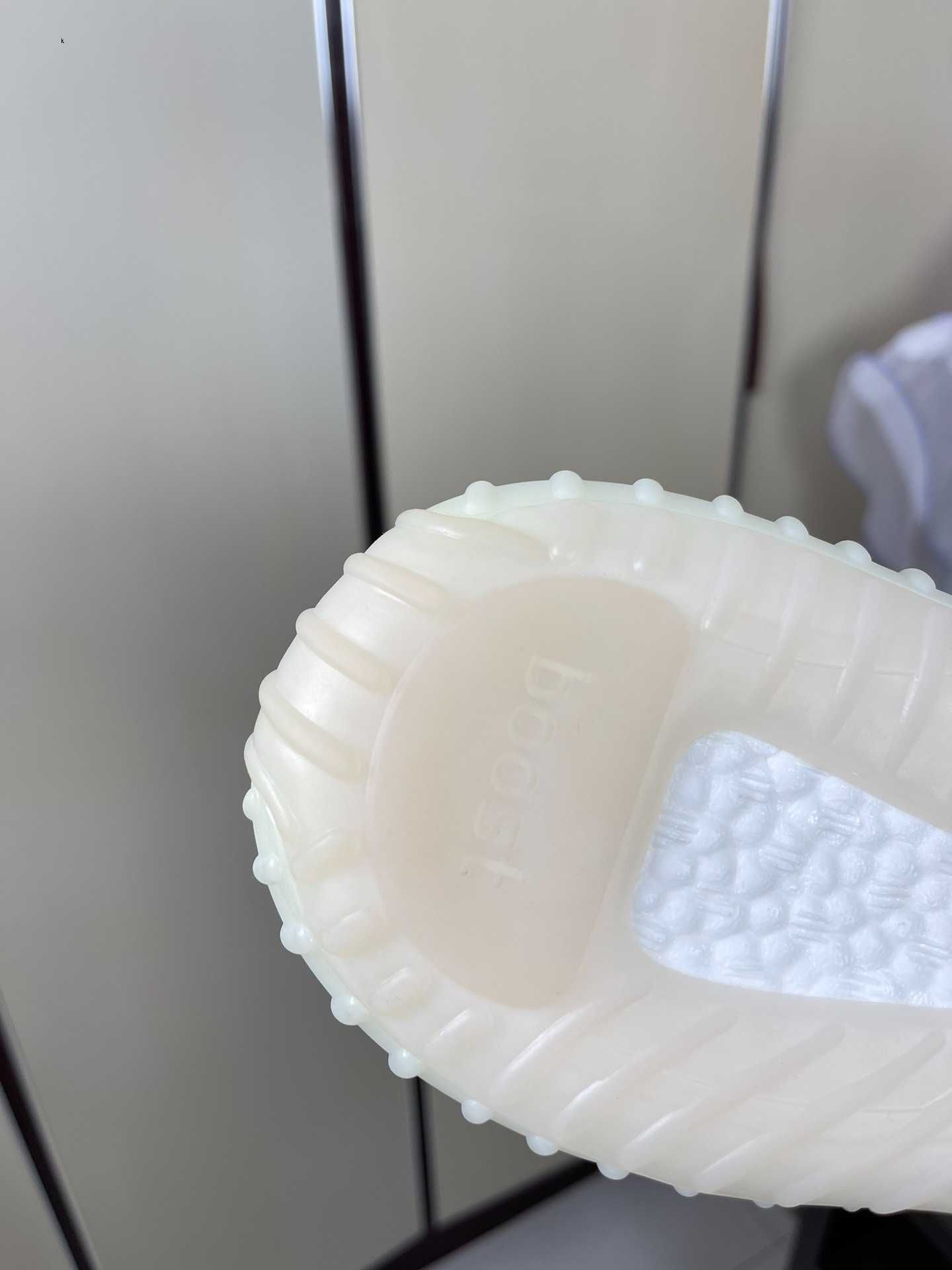 Buty męskie adidasYeezy Boost 350V2 Zebra nowy  R.38