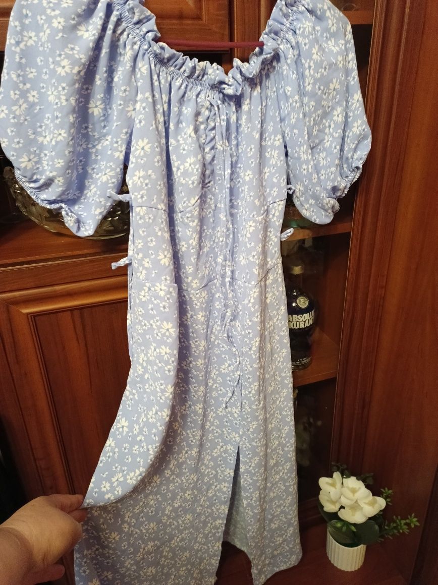 Продам летние платья не дорого.