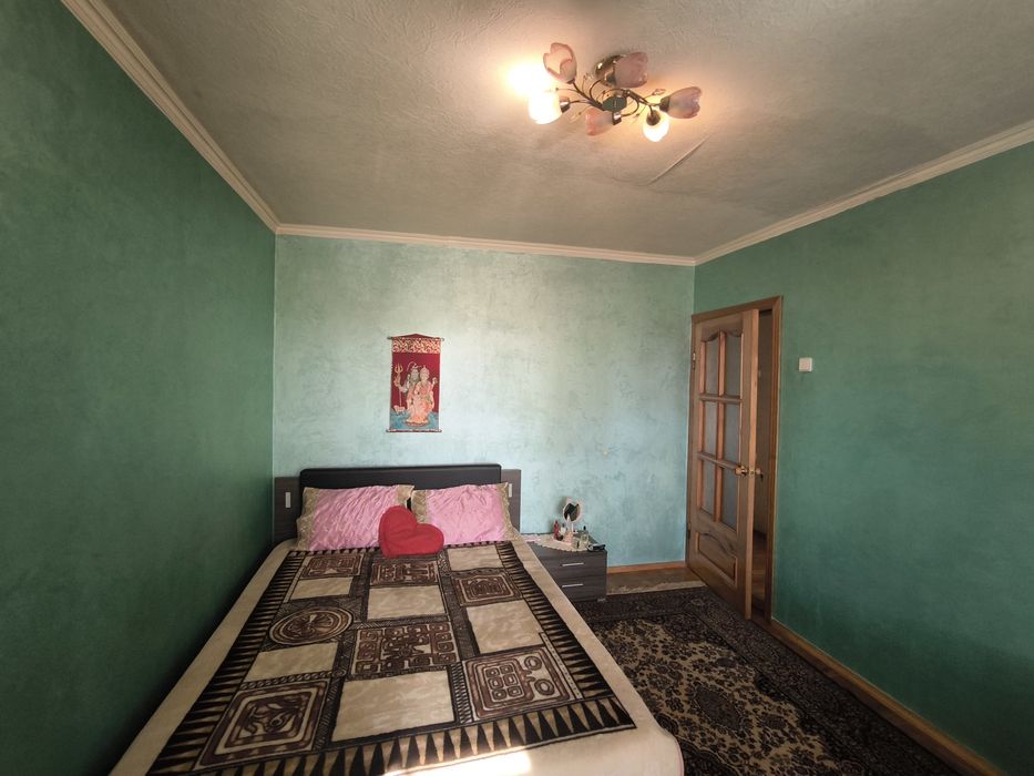 Продам 3 Бровари Грушевського