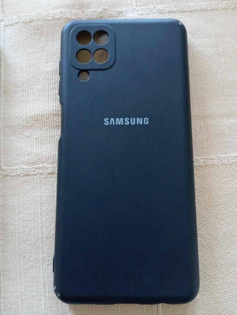 Samsung Galaxy A12  32 G com capa incluída