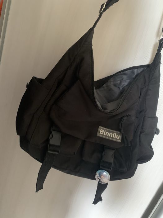 Велика нейлонова чорна сумка читайте опис