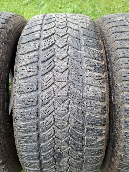 Opony zimowe 225/55 R17 Dębica Frigo HP2