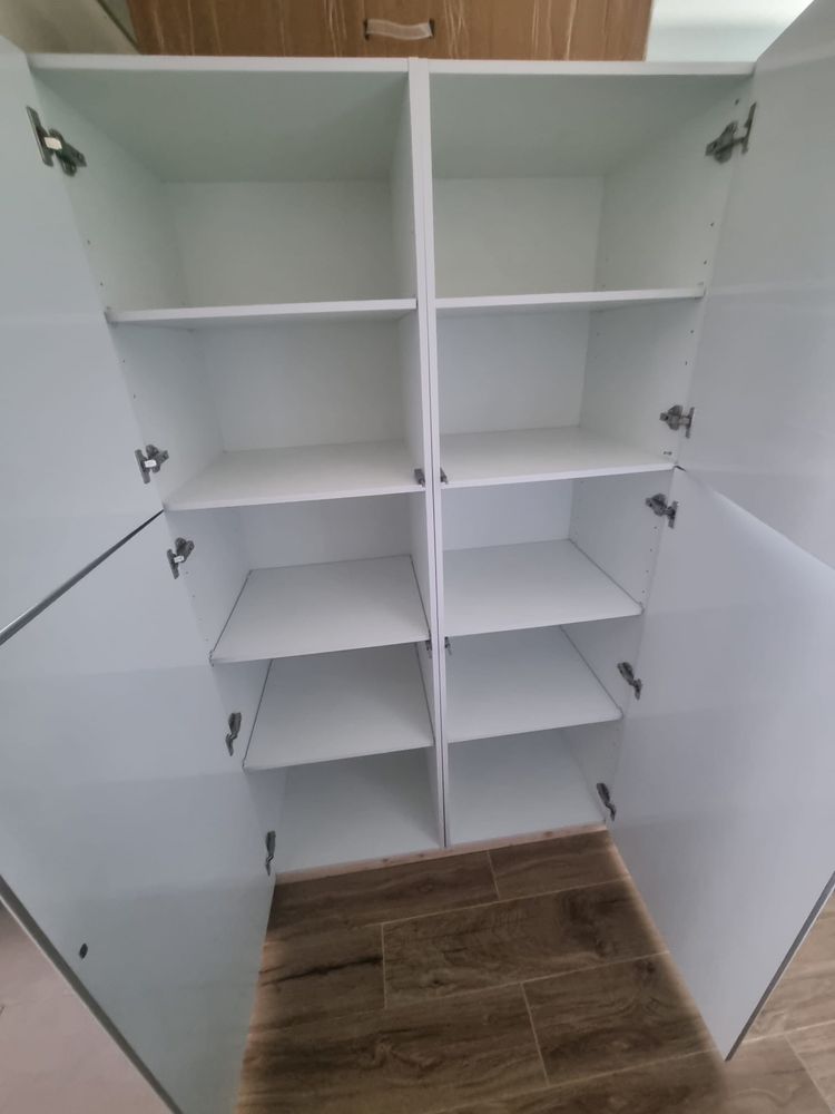 Móvel branco lacado