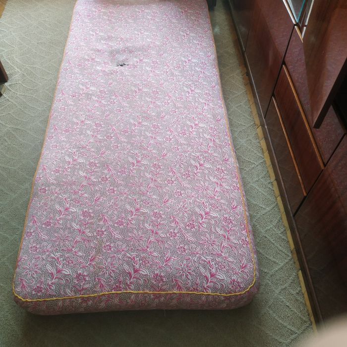 Матраси пружинні, старі (у Львові)