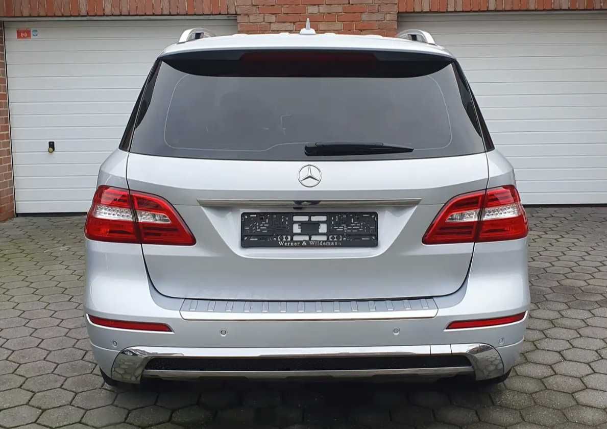 Бампер передний Mercedes w166 ML Мерседес запчасти б/у