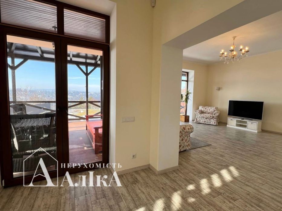 Продам будинок мрії з басейном та неймовірним видом на каньйон