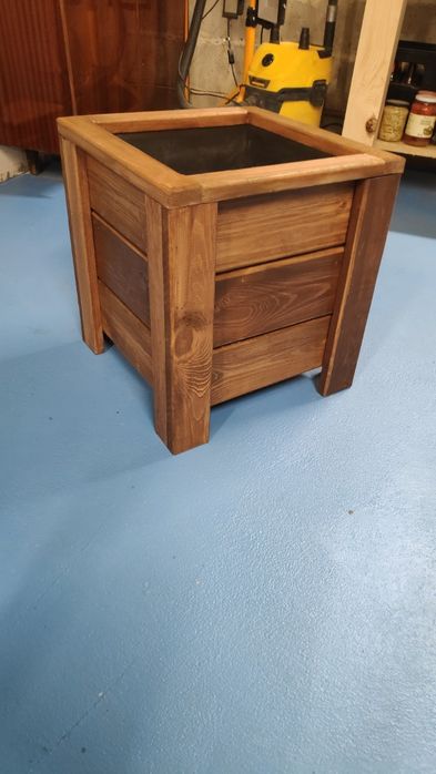 Donica drewniana ogrodowa tarasowa.