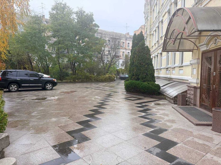 Продаж офісної будівлі (972,3 кв.м.) на Подолі, без комісії