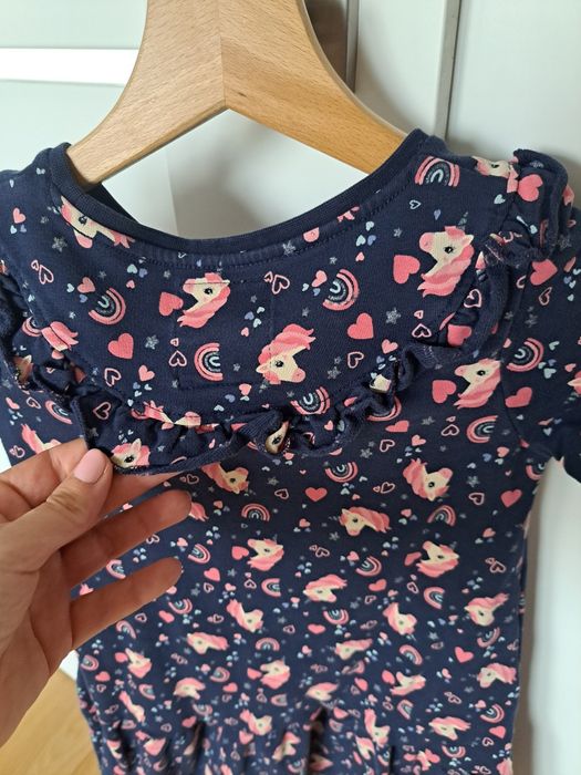 Sukienka C&A 116 jednorożec falbanki