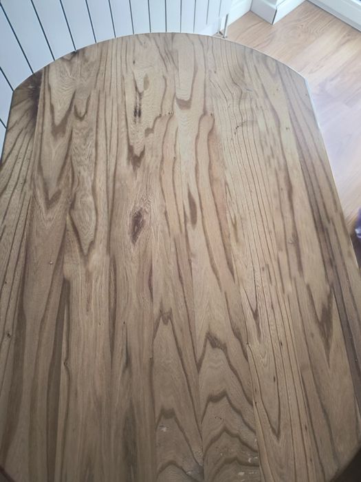 Stolik drewniany na jednej nodze