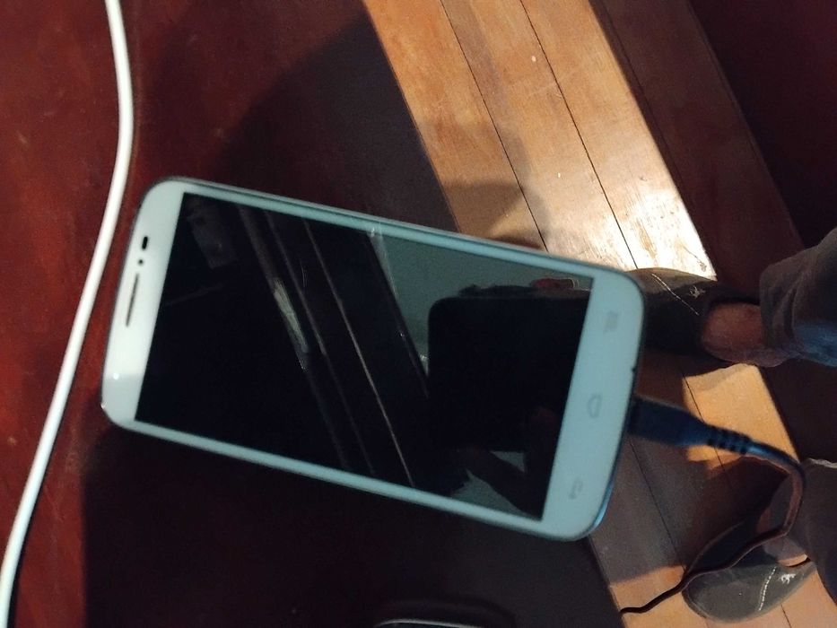 Tenho para Venda este telemóvel Alcatel PoP C7