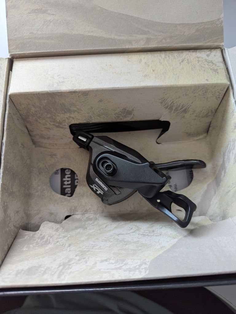Manetka Shimano Deore XT SL-M8000-B-IL 2/3rz lewa, I-spec B