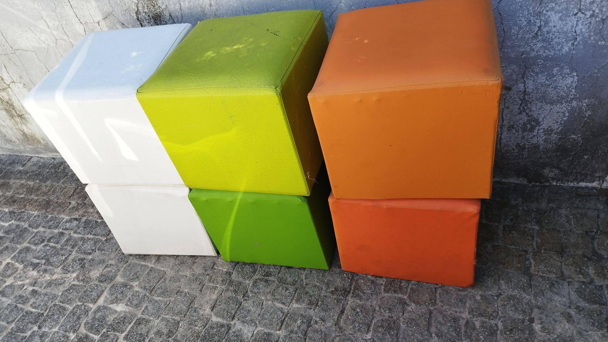 Puffs quadrados 6 unidades