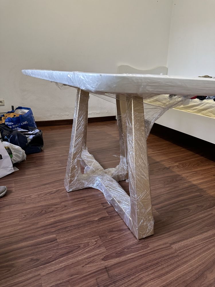 Mesa Refeição 2000 C/ Tampo de Madeira e Pé central