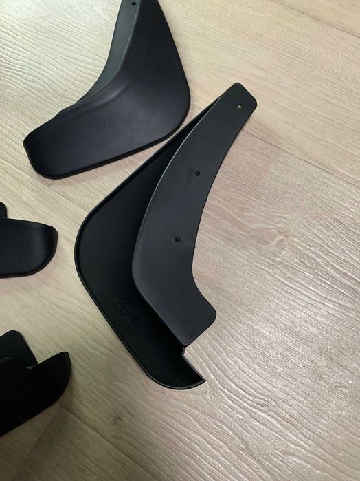 Бризговики mazda 3 новые 2007 г