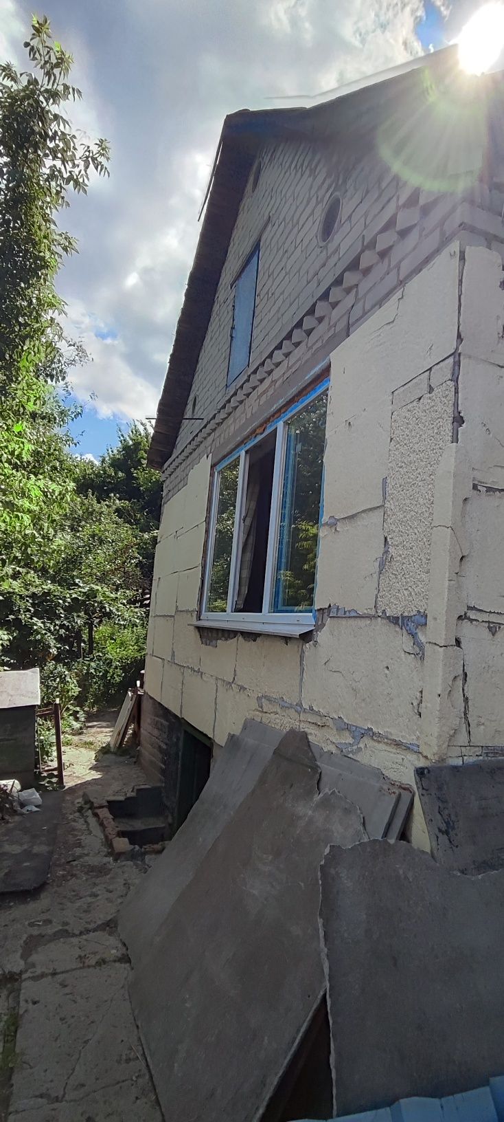 Продам дом на 2семьи р-н пр. Металлургов