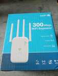 wzmacniacz sygnału WiFi, znany również jako repeater lub extender. 300
