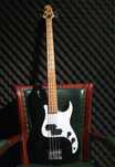 Gitara basowa Samick w bardzo dobrym stanie