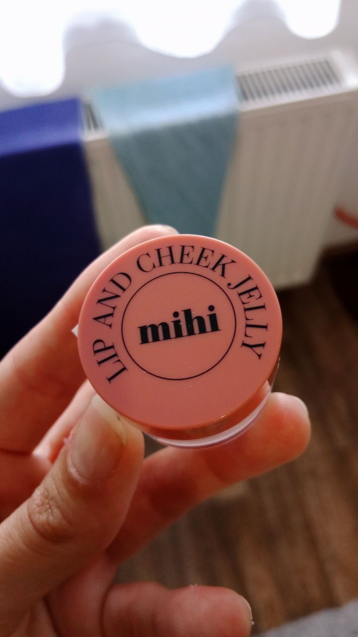 Lipstick. Galaretka do ust i policzków