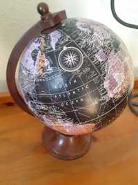 Globo Mapa Mundo base em madeira  decoração