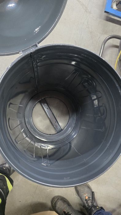 Pojemnik na śmieci, Kosz!