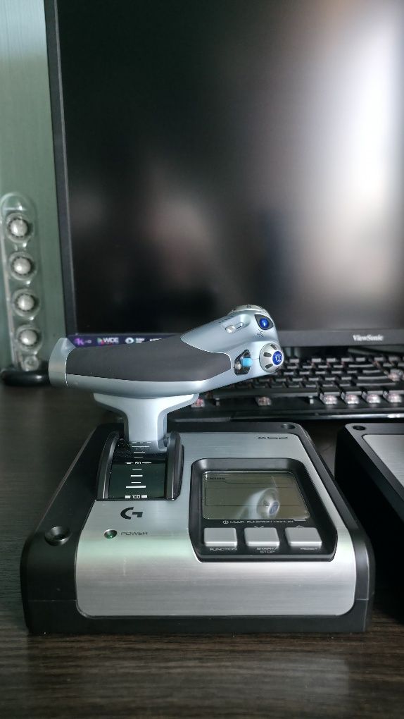 Джойстик для Авіасимулятора Logitech Hotas X52