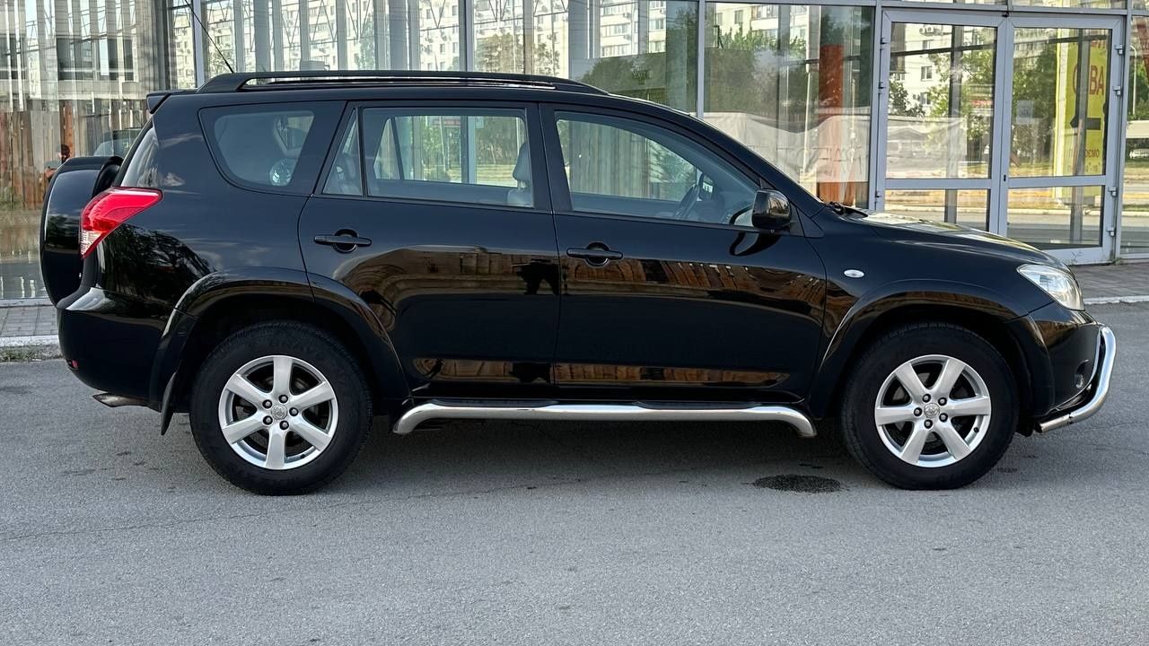 Toyota RAV4 2007г 2.4 Автомат 4х4