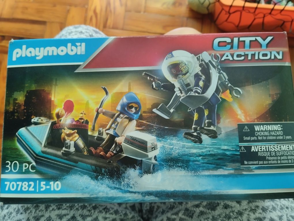 Playmobil- polícia com mochila propulsoraa