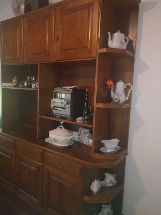 Móvel de sala em castanho
