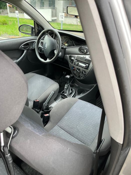 Sprzedam caly samochód Ford focus, na części
