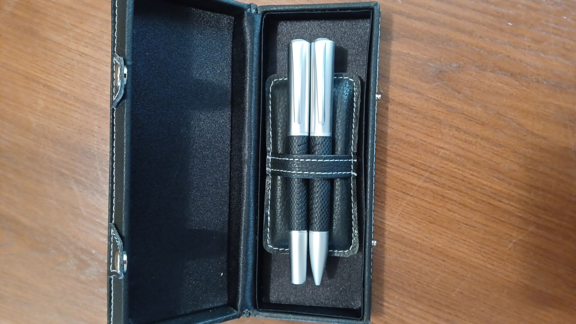 Conjunto de canetas com estojo