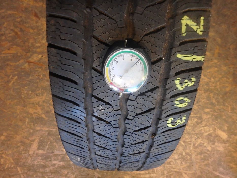 215/60r17C 215/60/17C Continental VanContact Winter Z/303