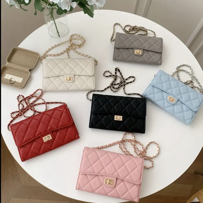 Елегатна сумка у стилі Chanel, вечірня сумка на літо як раз!