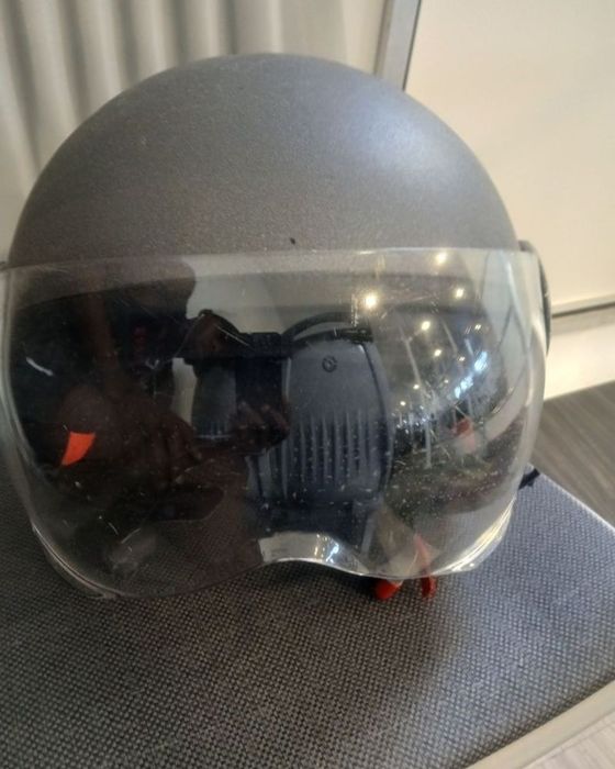 Vendo capacete de mota em muito bom estado