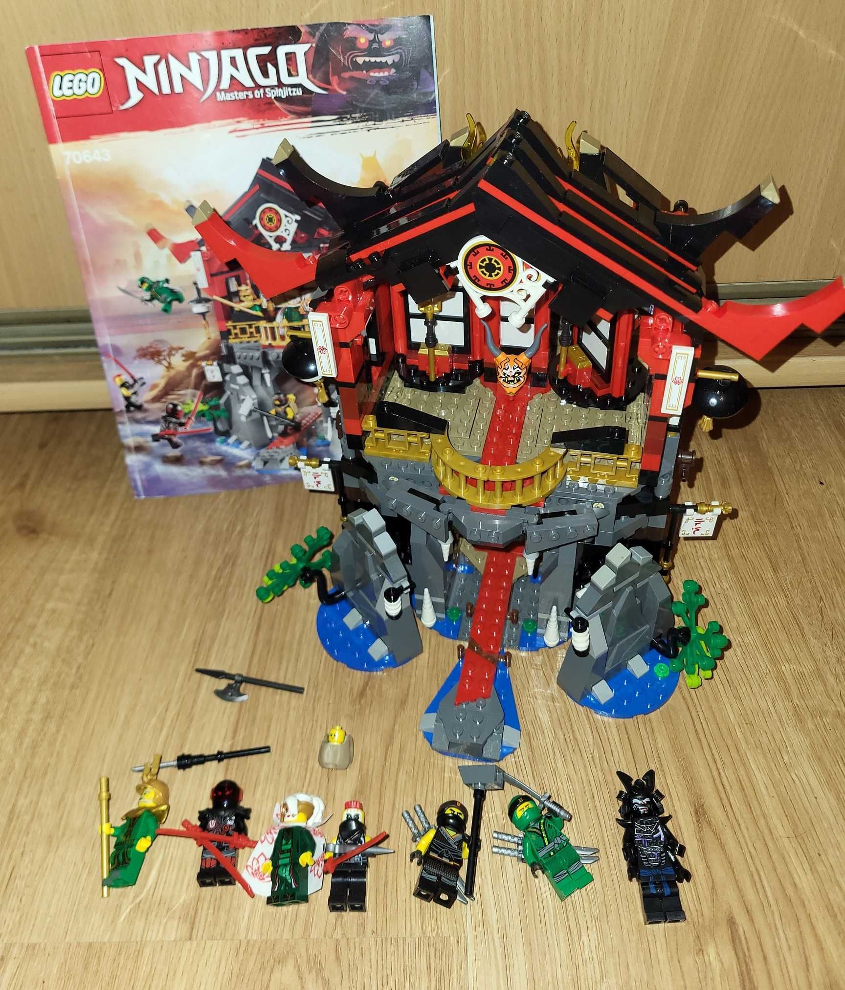 LEGO Ninjago Świątynia Wskrzeszenia 70643