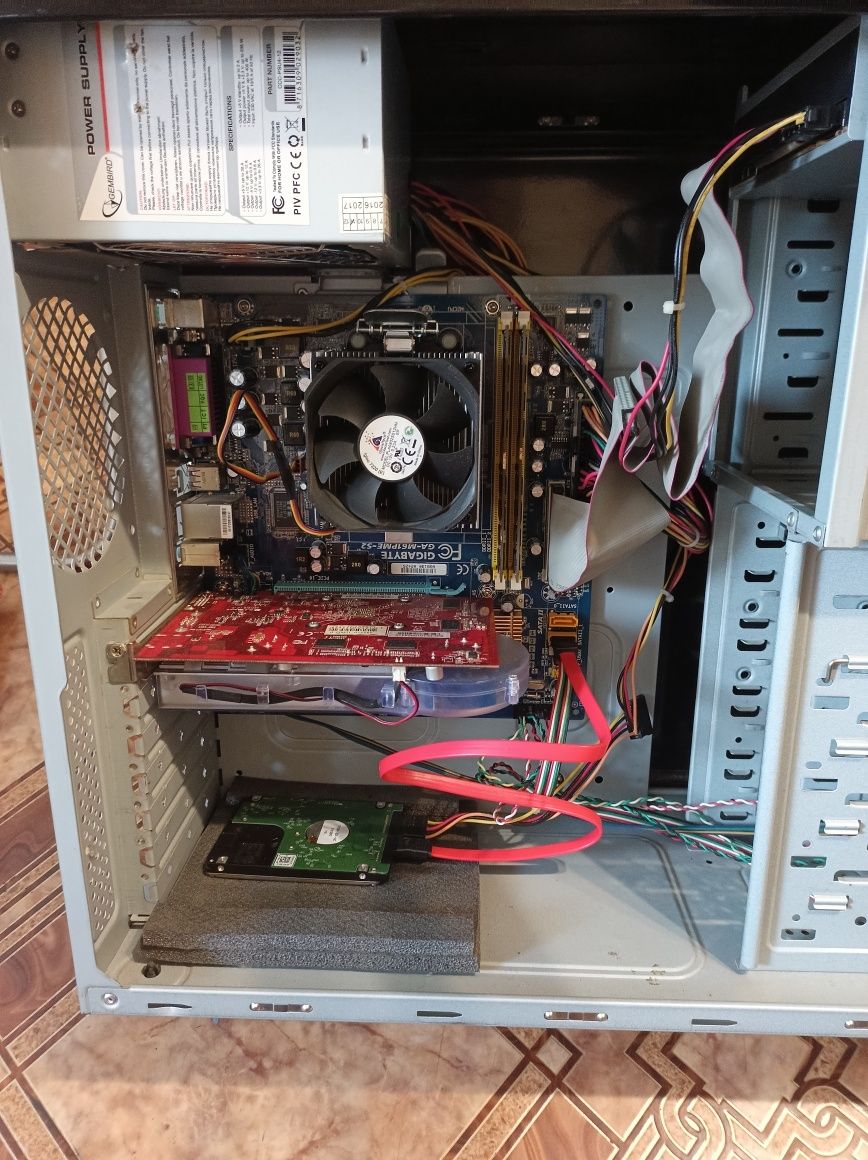 Системний блок, AMD Athlon 64 X2 5400+ , 4gb ОЗУ, HD 5570 1gb