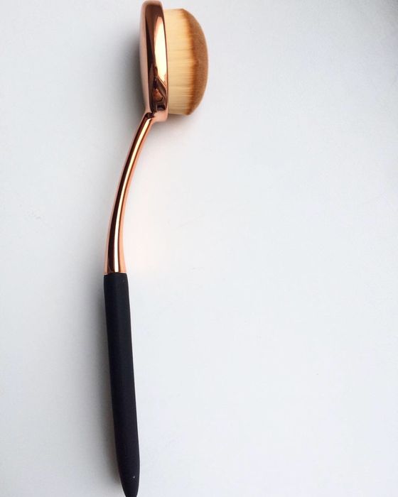 Кисть для макияжа