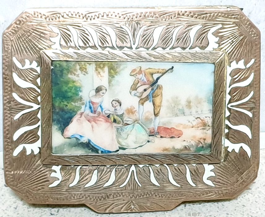 Maravilhosa antiga caixa de rapé italiana com pintura à lupa