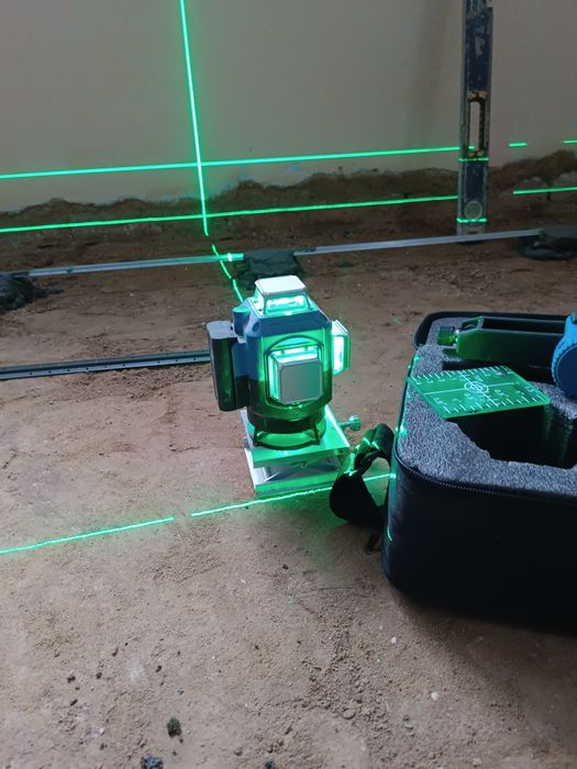 Лазерний рівень Лазерный уровень 4D 16-лінійний обертається на 360°