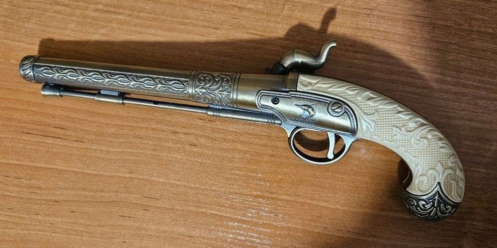 Replika pistoletu (zapalniczka)