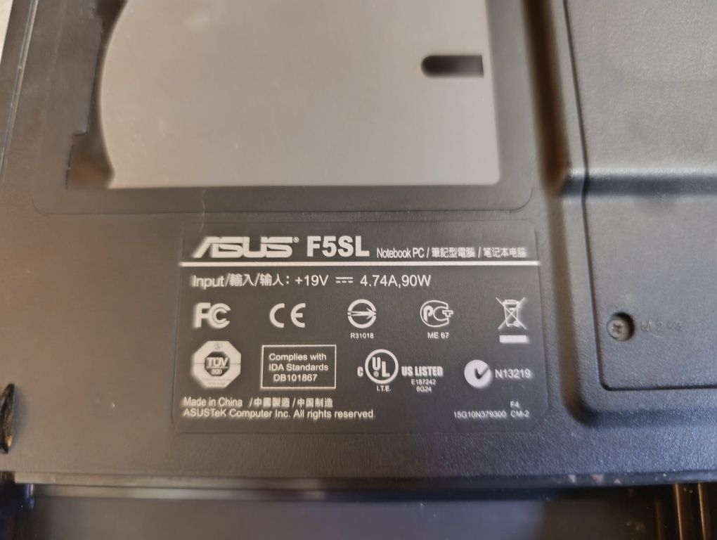 Продам на запчасти ноутбук Asus.
