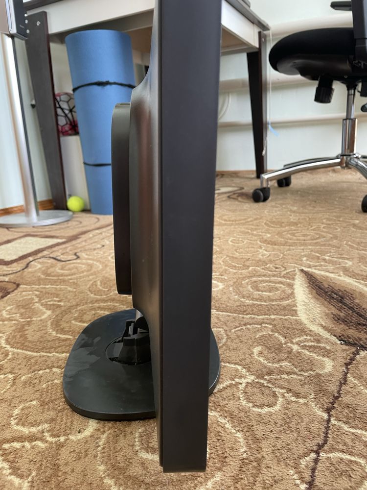 Монітор Philips + мишка в подарунок