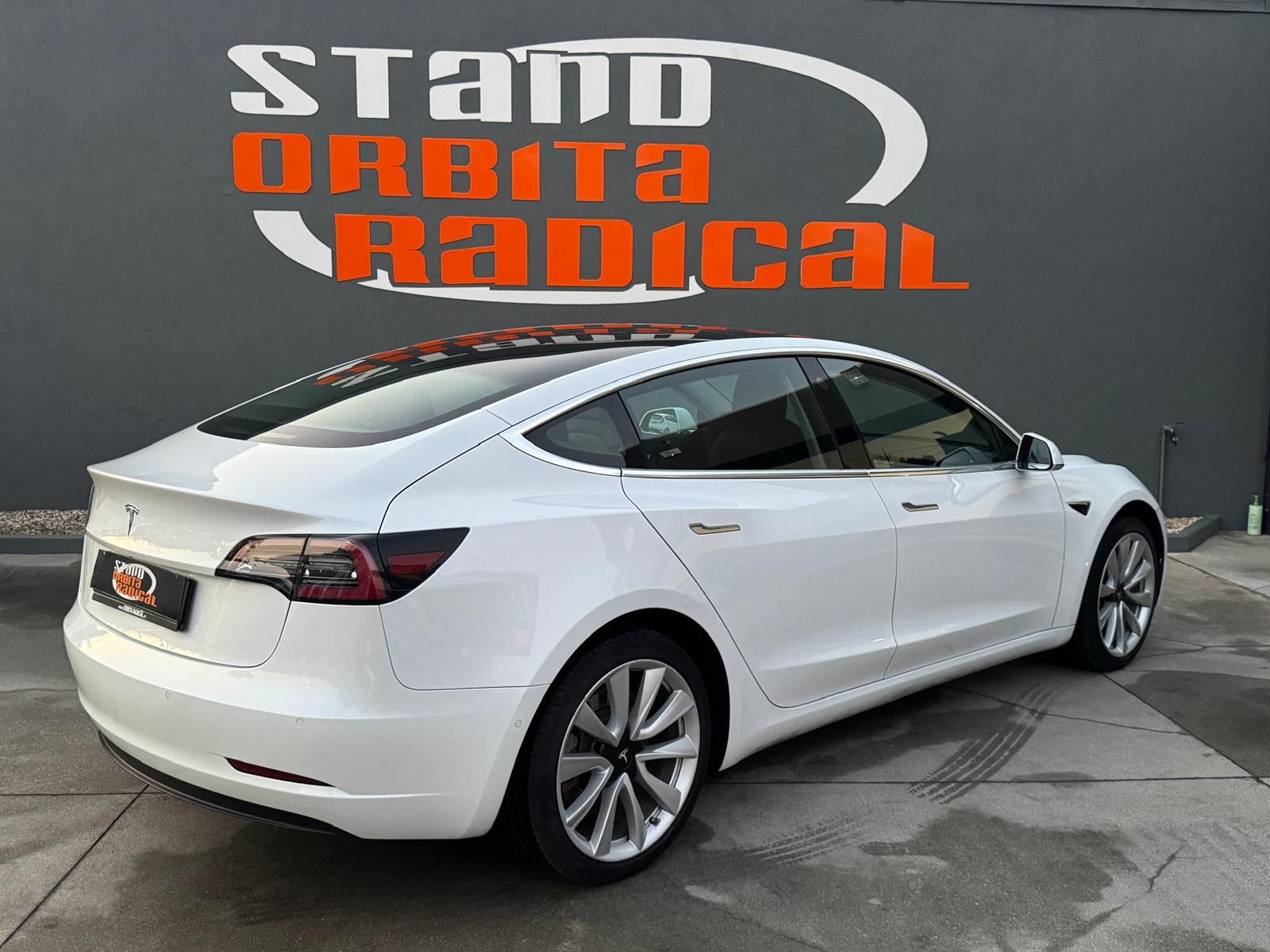 Tesla Model 3 Standard Range Plus RWD