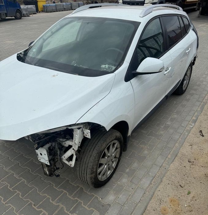 Renault Megane 3 Kombi części kasta na części próg słupek ćwiartka