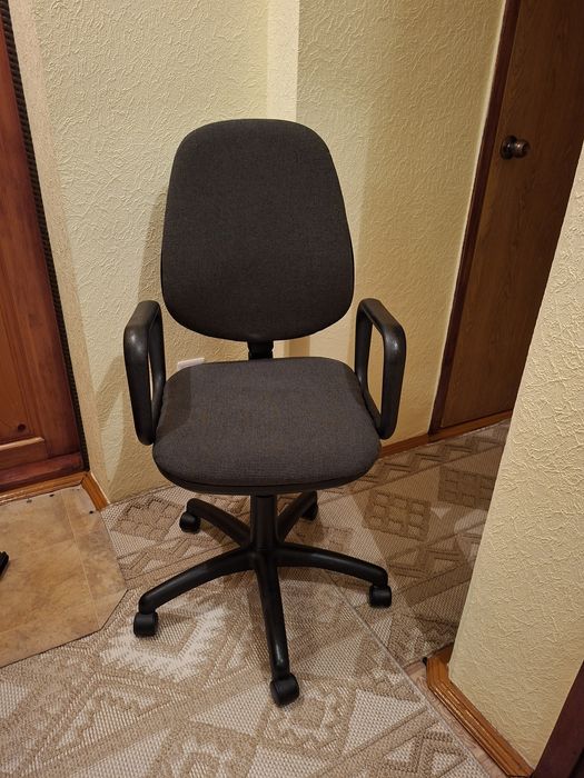 Стул офисный для работы