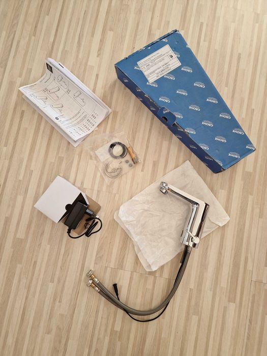 Bateria elektroniczna umywalkowa stojąca GROHE