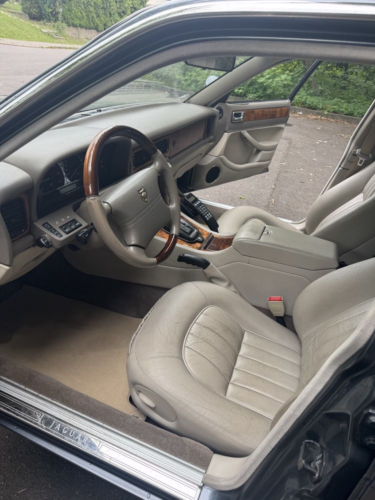 Jaguar XJ 4.0 Sovereign